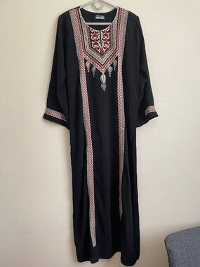 Saad Embroidered Black Thobe Medium